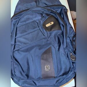Powerbag DLX by Fül Laptop Backpack Built-In Battery Power Bank Recharging NAVY